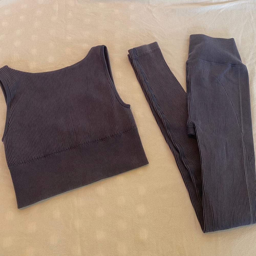 Zella Workout set ; Top & Leggings